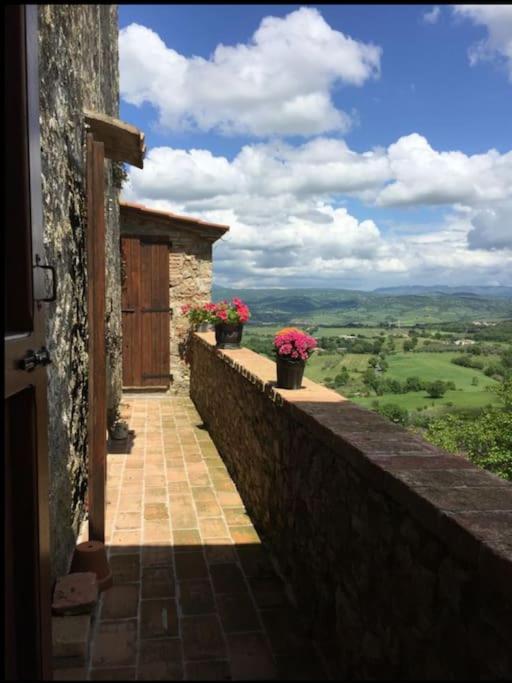 Zauber Im Turm - In Einem Der Schoensten Doerfer Montemerano Exteriör bild